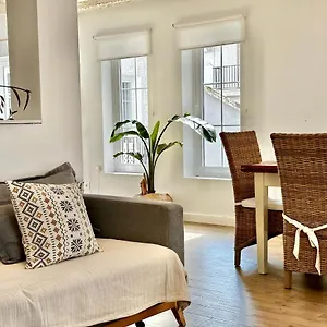 Old Town Modern Flat, 4 Minutes From - Eaw Homes Apartment